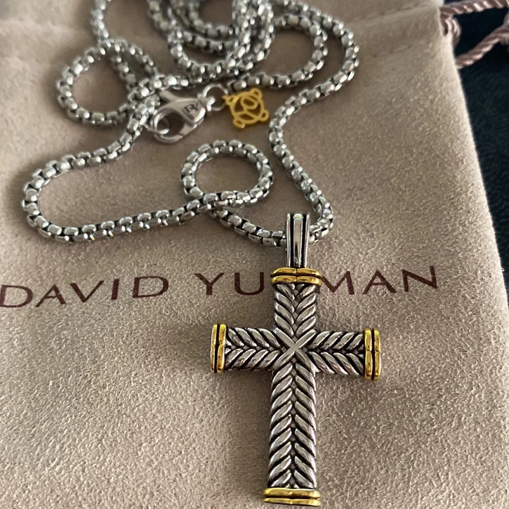 David Yurman Silver Cross Pendant Necklace with Cable Detailing - Picture 4 of 4
